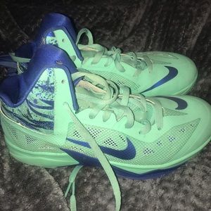 Nike Hyperfuse Basketball Shoes Size 8 Women’s